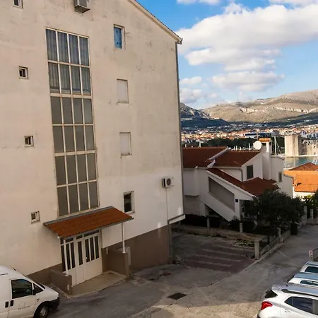 Apartment Apartman Ruza *