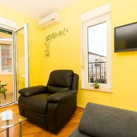 Apartman Ruza דירה